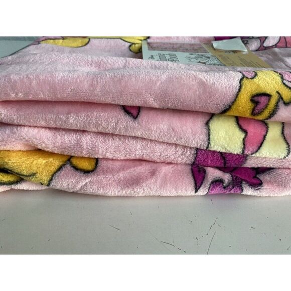 Disney Winnie The Pooh Tigger Piglet Valentines Blanket Soft Throw 50 X 70” NEW - Picture 9 of 16